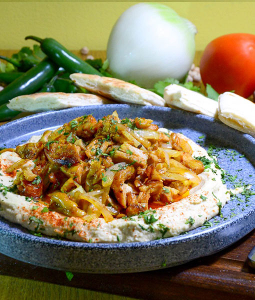 Hummus with Grilled Chicken Breast and Onions